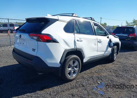 2023 Toyota Rav4 Xle z USA, uszkodzony, nr VIN 2T3P1RFV4PC358695